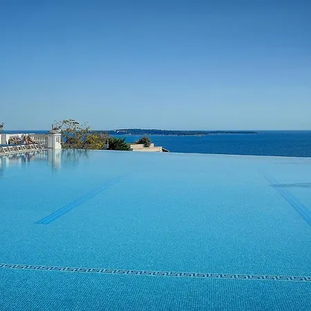 Immogroom - 2 Rooms - Renovated - Pool - Air Conditioning - Parking - Wifi